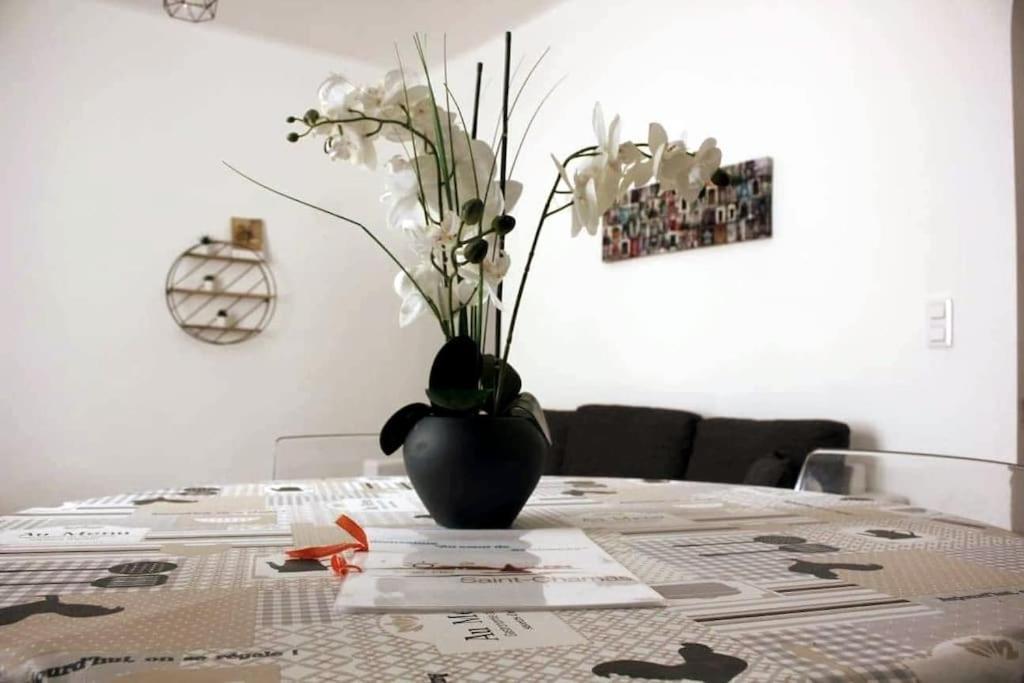 Au Coeur De Saint Chamas Appartement Buitenkant foto